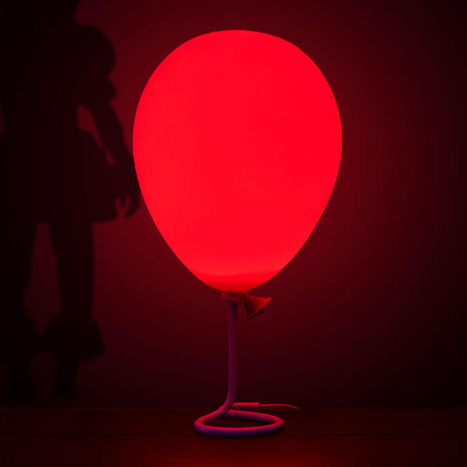 Firebox 发售《小丑回魂》Pennywise气球夜灯，约14英寸高，售价$36.99